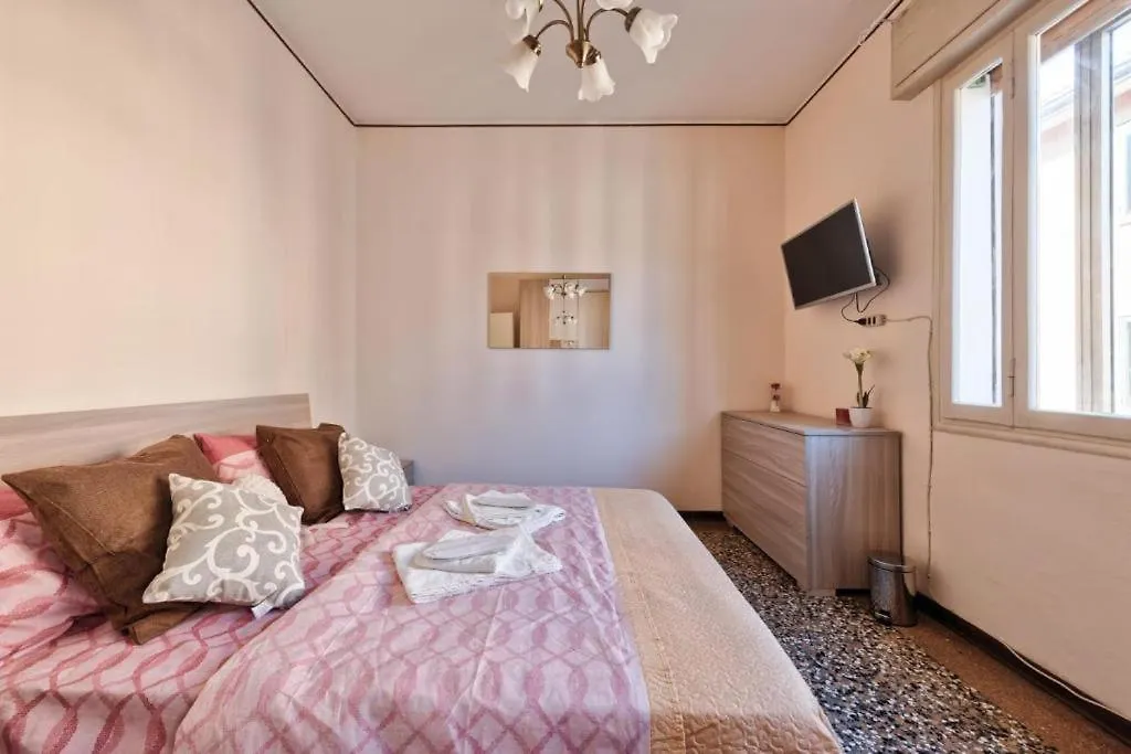 Venice Magic Night Apartment ميستر 0*,  إيطاليا