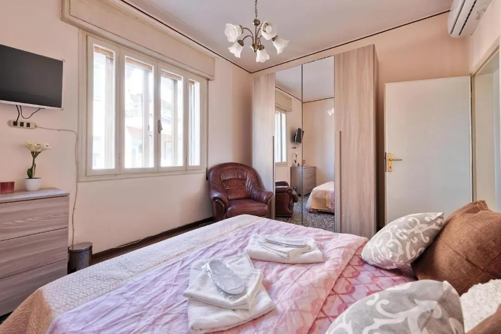 Venice Magic Night Apartment ميستر 0*,